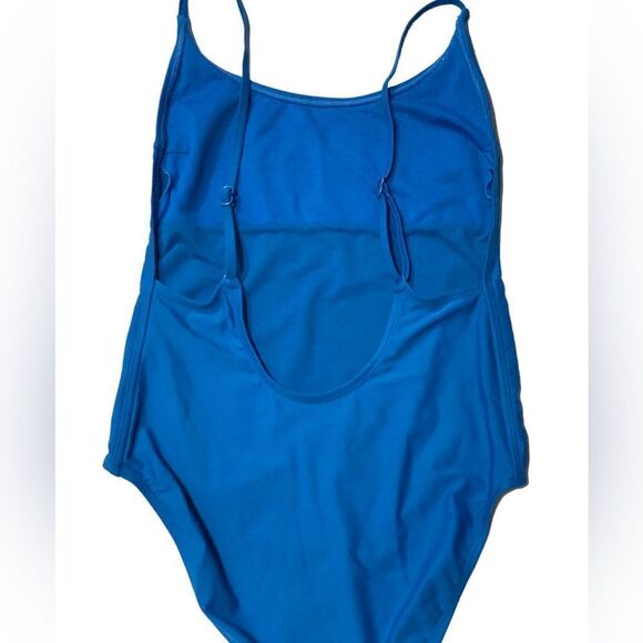 Retro Feeling Beachy One-Piece Swimsuit - Picture 3 of 7